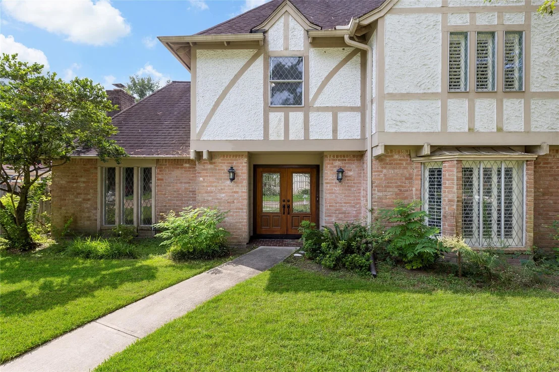 Photo of 8215 Winding Hill Lane