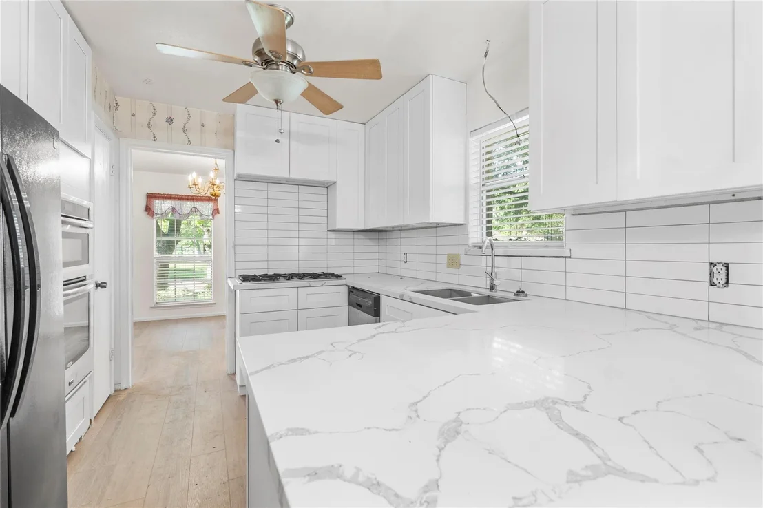 Photo of 8903 Roos Road