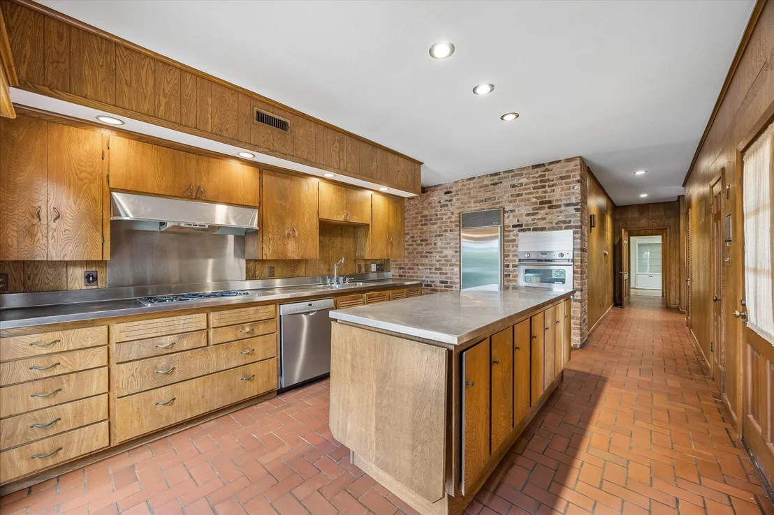 Photo of 526 Westminster Drive