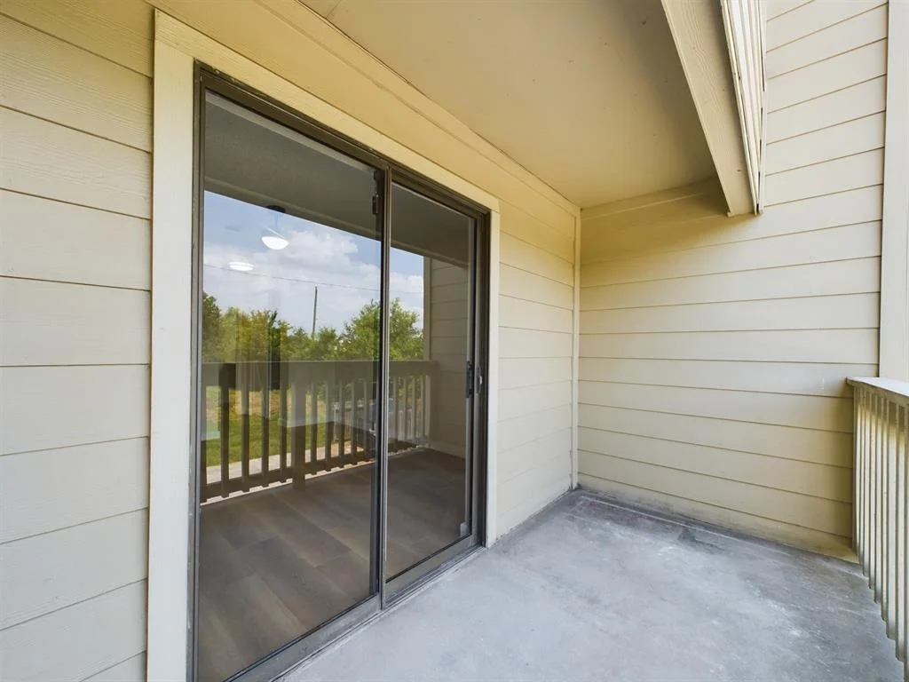 Photo of Unit 13A at 2501 Gulf Freeway