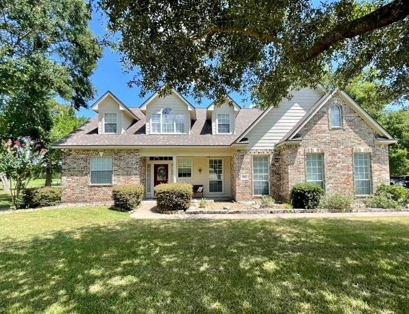 Photo of 2903 Creekside Drive