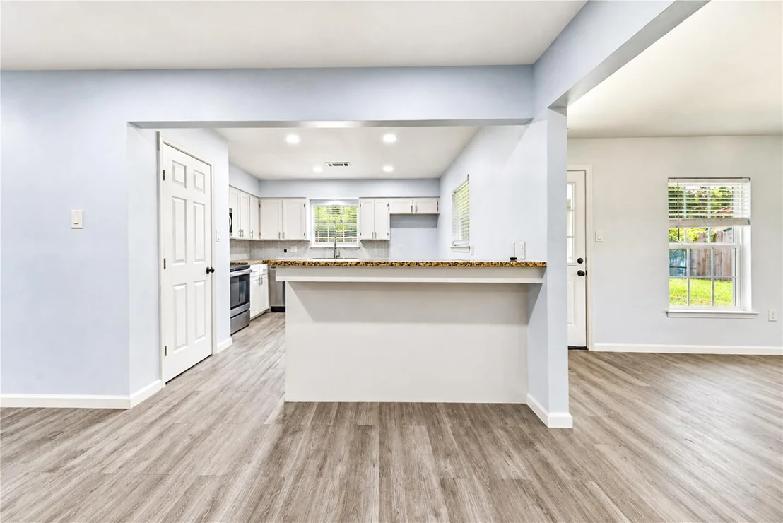 Photo of 910 Cedar Lane
