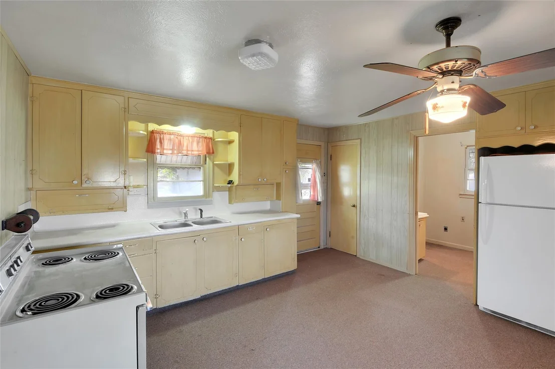 Photo of 302 3rd Street