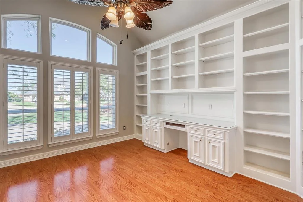 Photo of 2114 Summerland Drive N