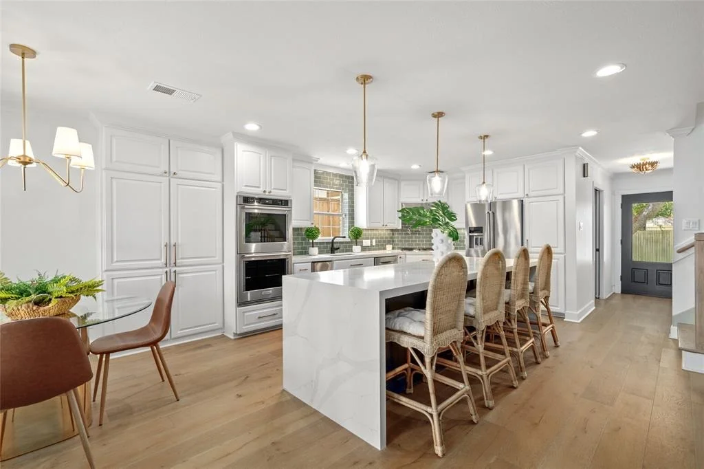 Photo of 854 W Forest Drive