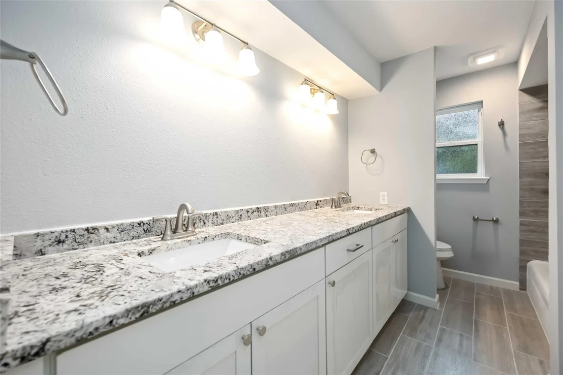 Photo of 3823 Fernglade Dr