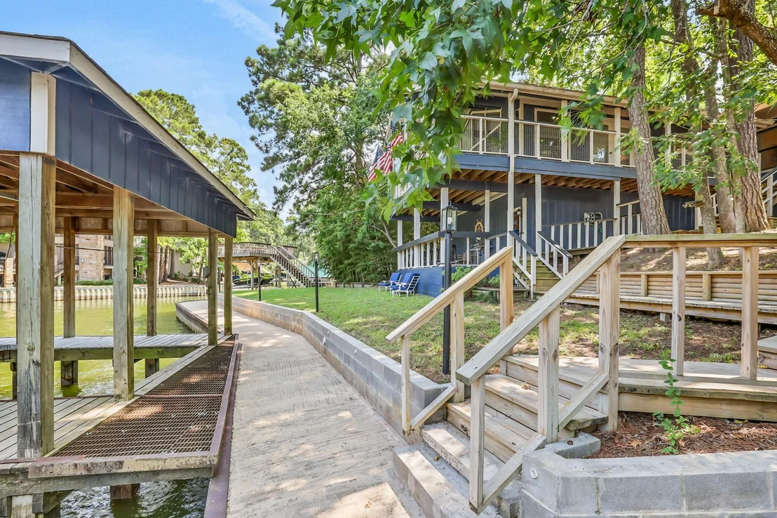 Photo of 511 N Forest Cove Loop