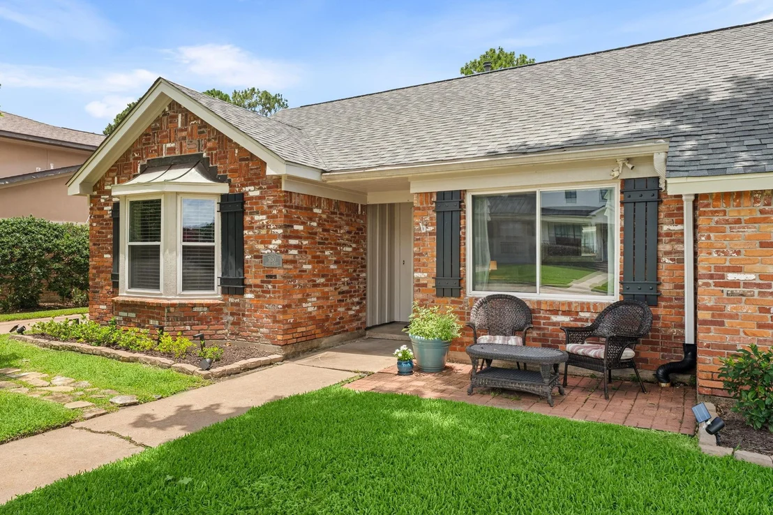 Photo of 5150 Grape Street