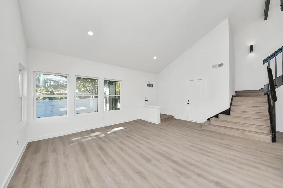 Photo of 2911 Meadowgrass Lane