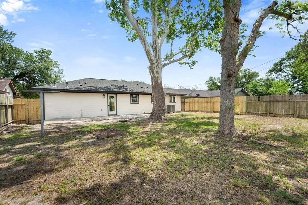 Photo of 1502 Glenmore Drive