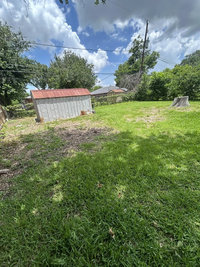 Photo of 5711 Turtle Creek Road