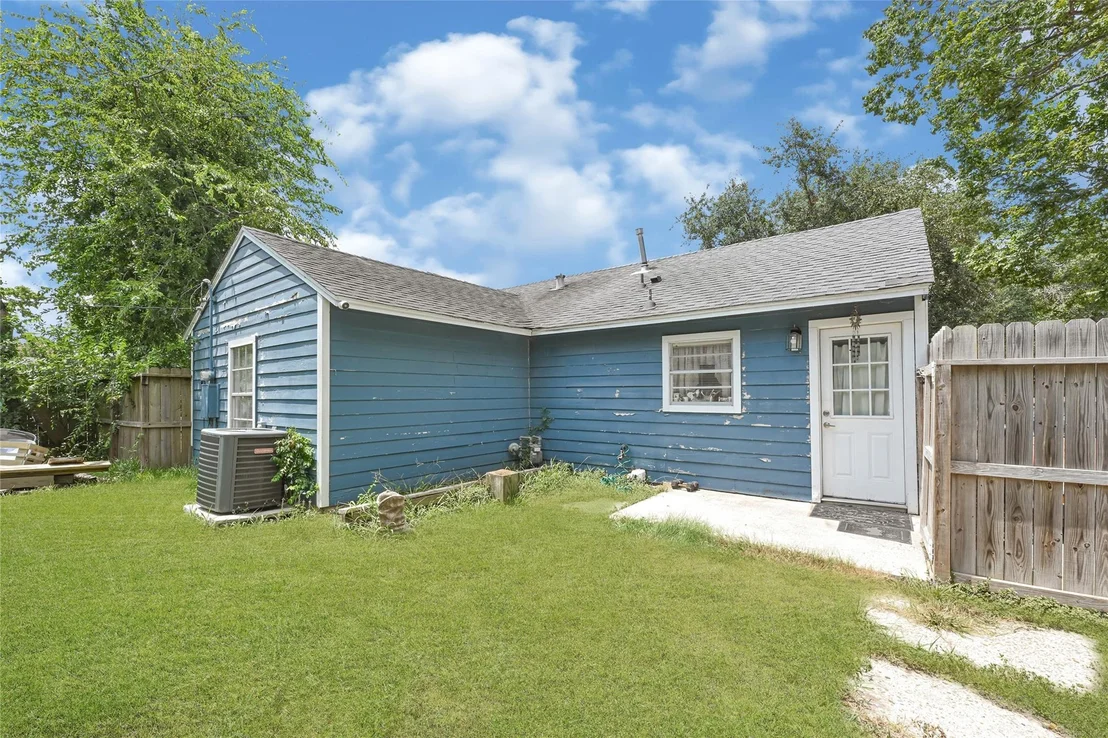 Photo of 3607 De Leon Street