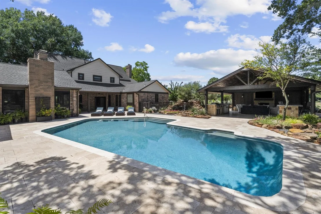 Photo of 18003 Kitzman Road