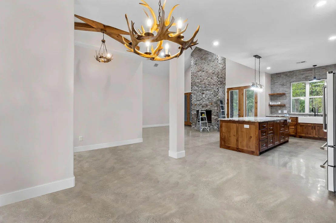Photo of 393 Hanson Road