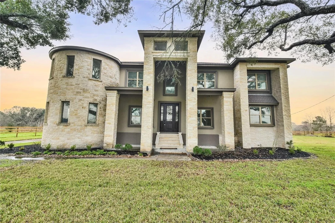 Photo of 7737 Brookside Road