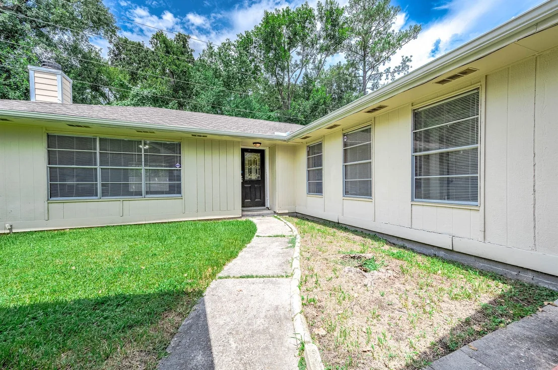 Photo of 6031 Crooked Post Road