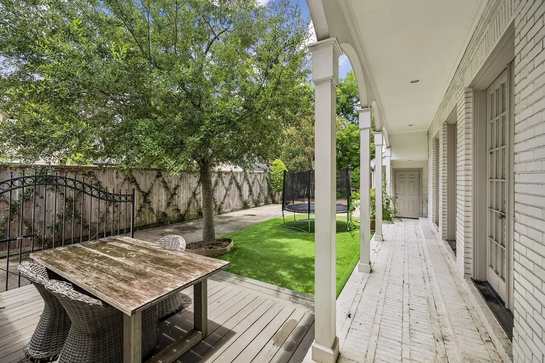 Photo of 3214 Sunset Boulevard