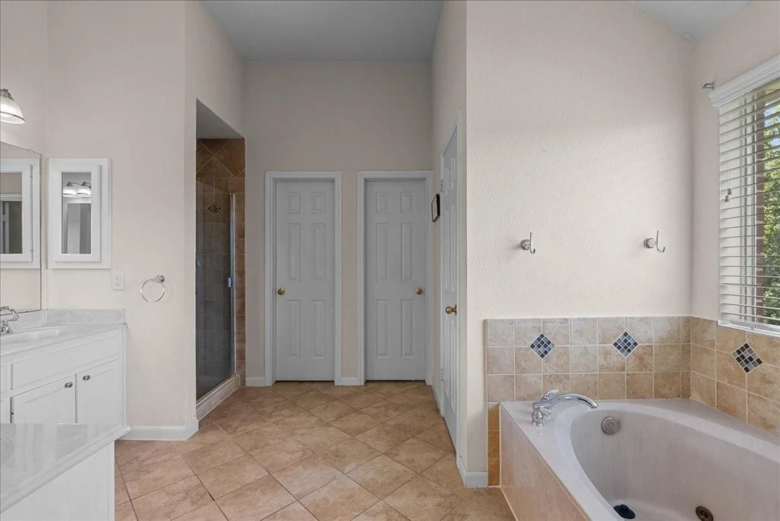 Photo of 1802 Creekside Drive
