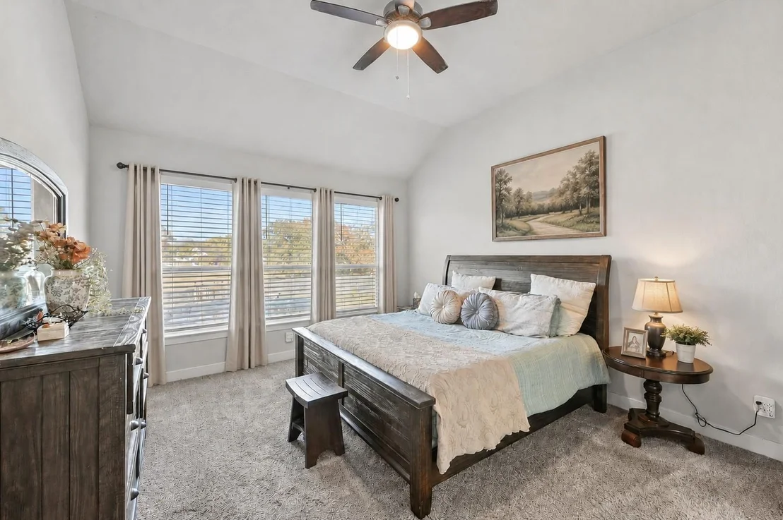 Photo of 1700 Twin Oaks Circle