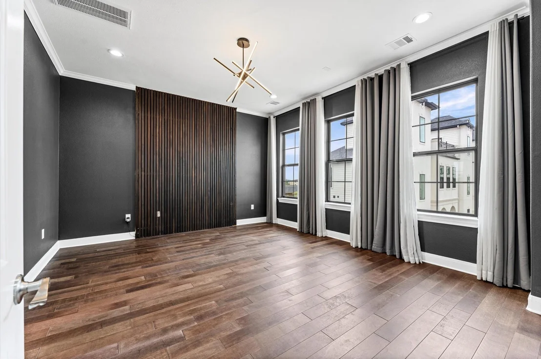 Photo of 3339 Beverly Forest Drive