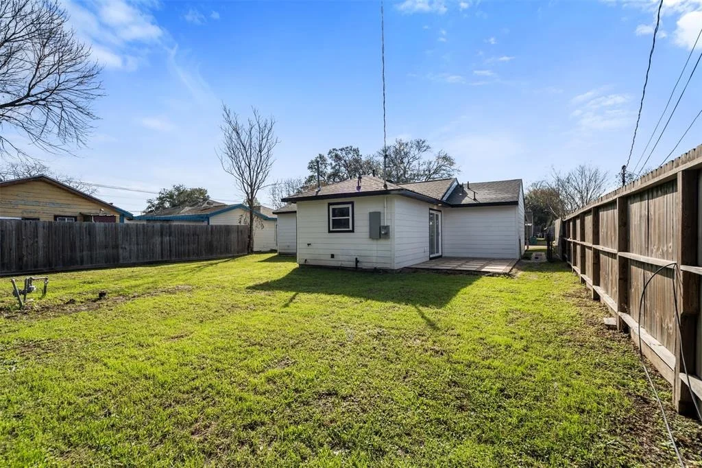 Photo of 1302 Comal Avenue