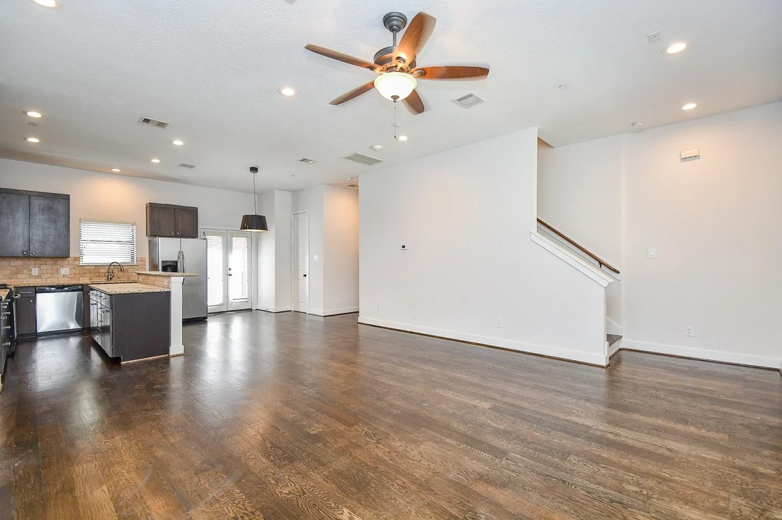 Photo of Unit A at 2422 Navigation Boulevard