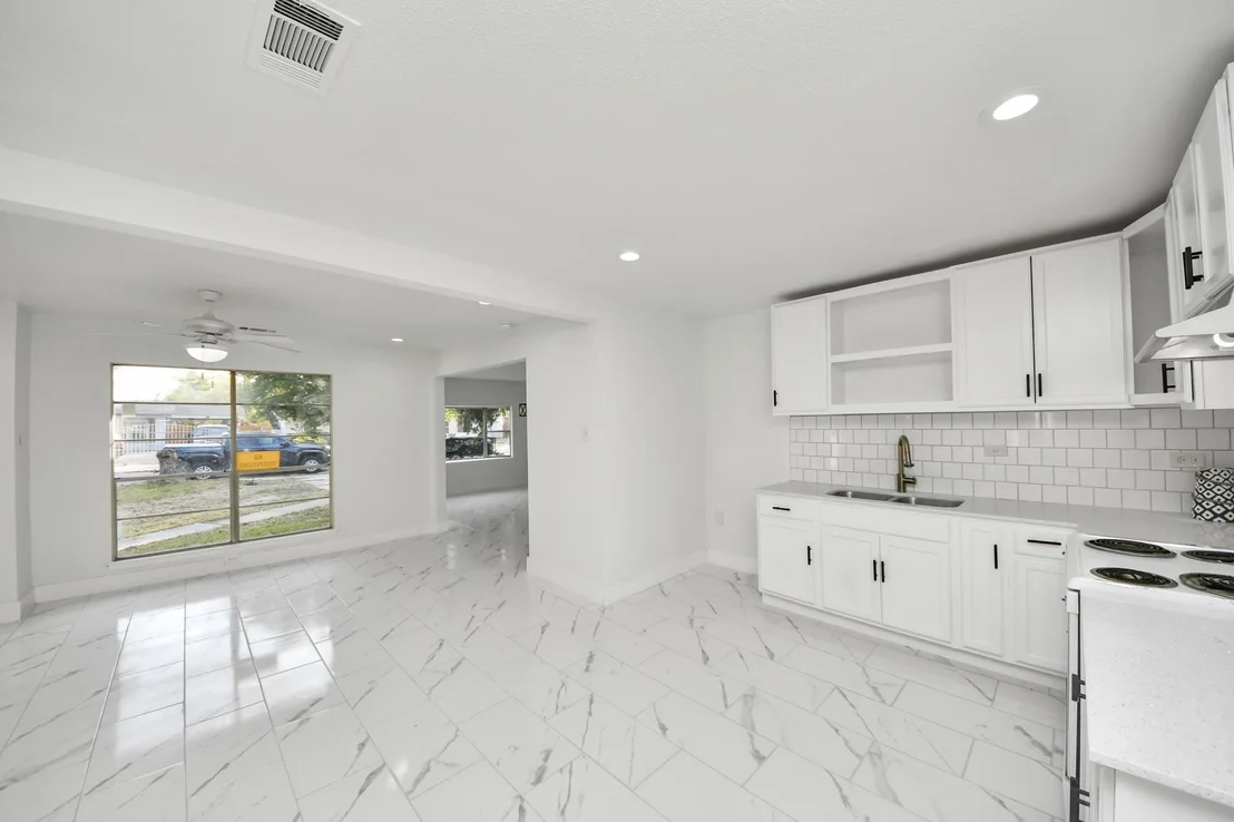 Photo of 2926 Knotty Oaks Trl Trail
