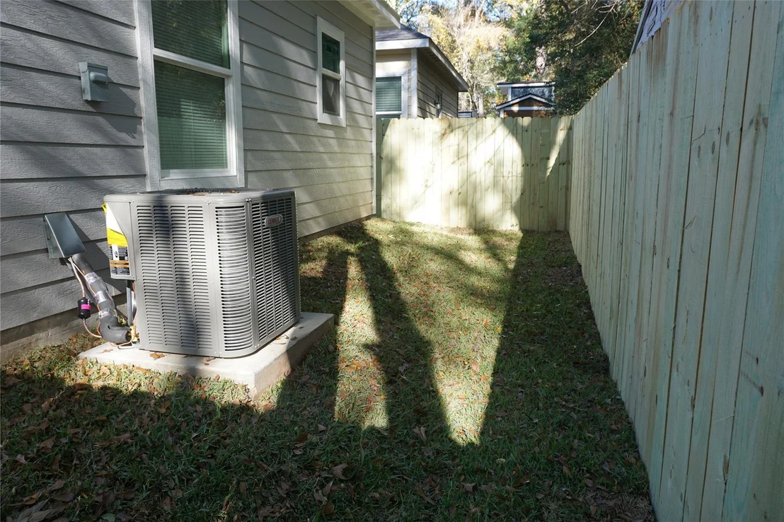 Photo of 9856 Arbor Oak