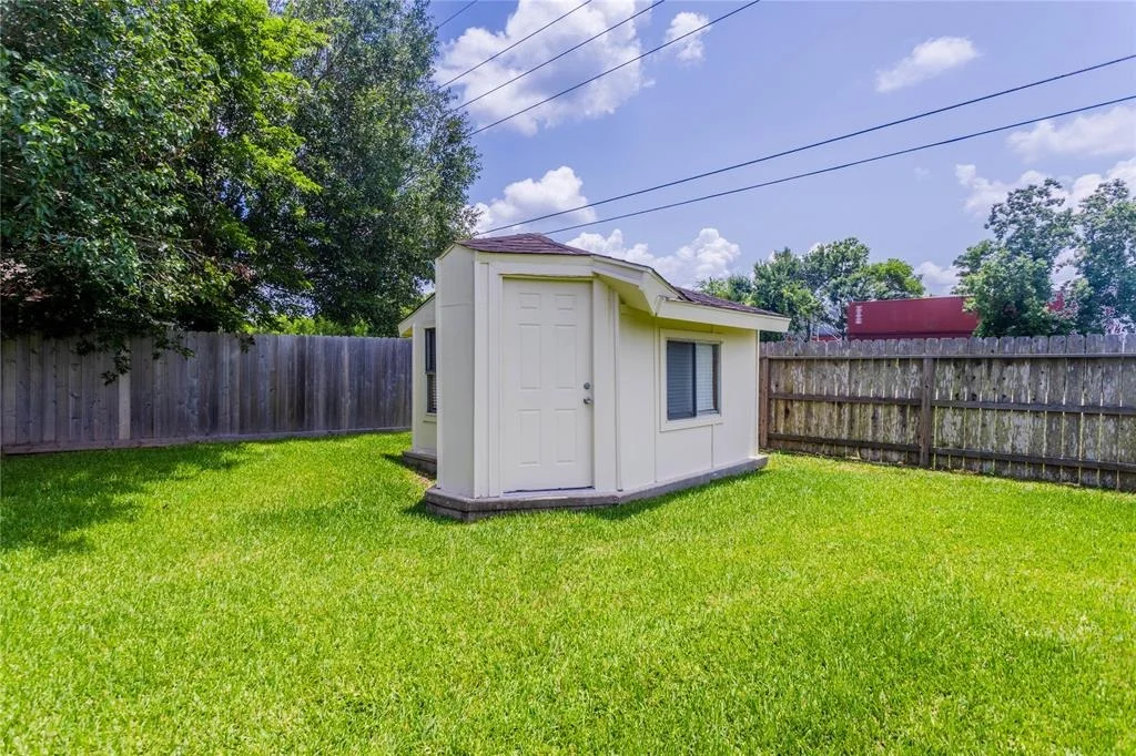 Photo of 6918 River Road