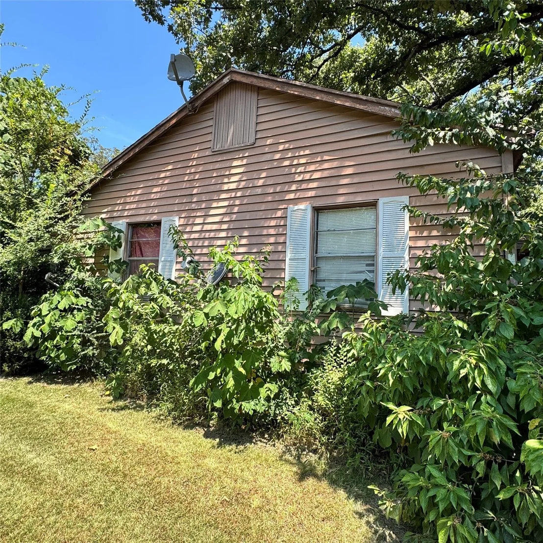 Photo of 203 Roosevelt Road