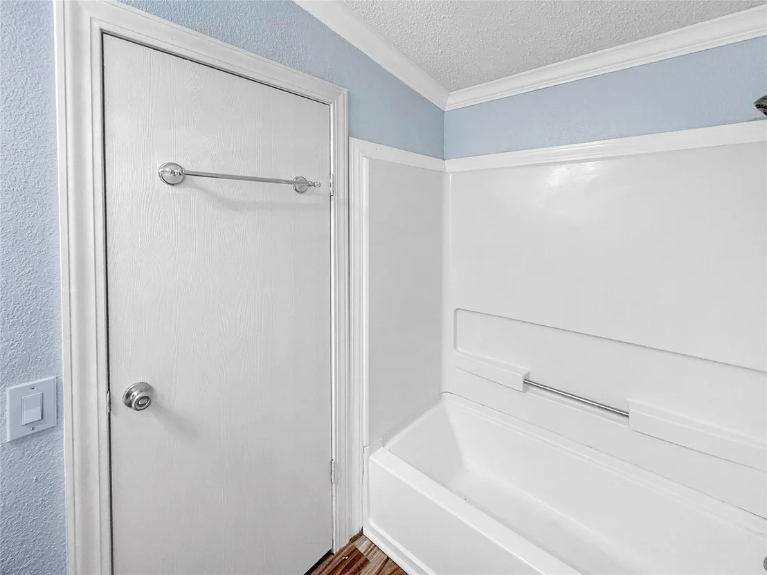 Photo of 1152 Van Sant