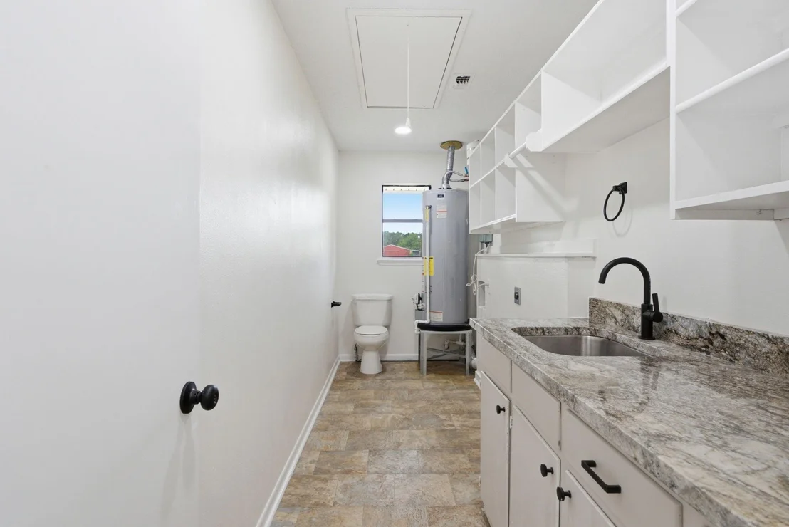 Photo of 931 Private Road 5140