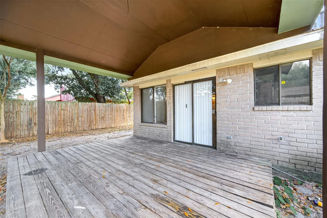 Photo of 6935 Foxbrook Drive