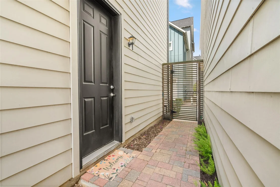 Photo of 8668 Emnora Lane
