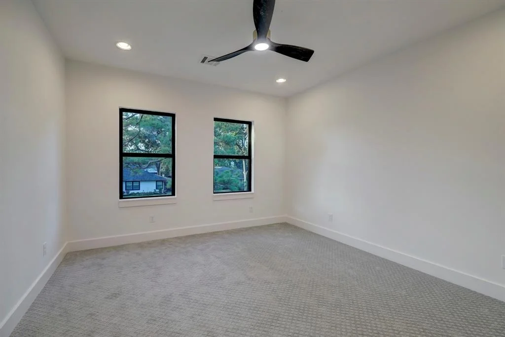Photo of 1349 Chantilly Lane