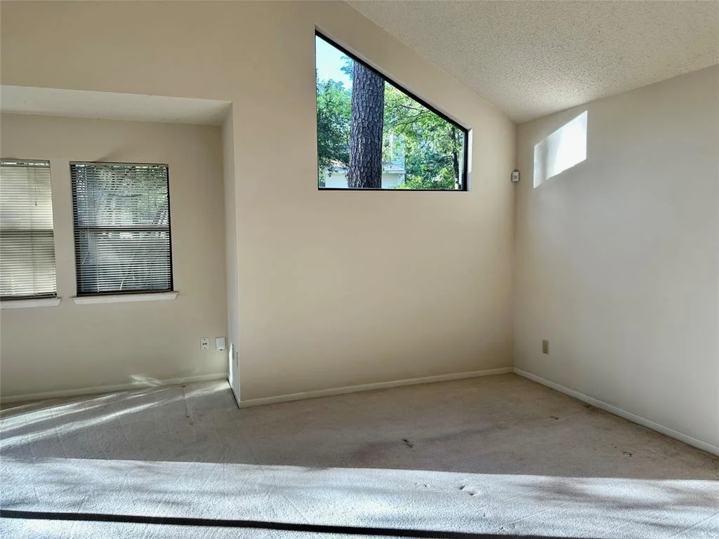 Photo of 21 N Mossrock Road