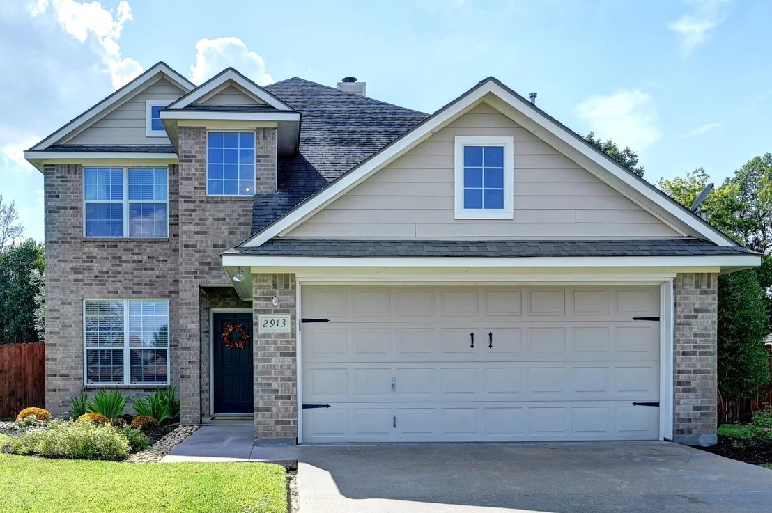 Photo of 2913 Oakwood Drive