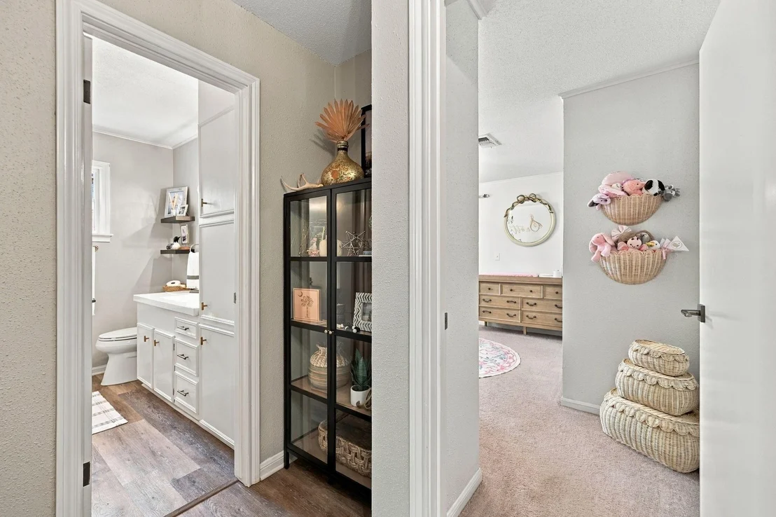 Photo of 100 N Oak Drive