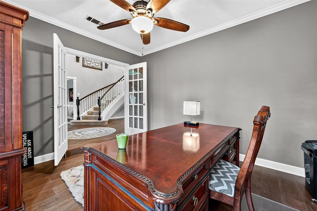Photo of 5911 Springton Lane
