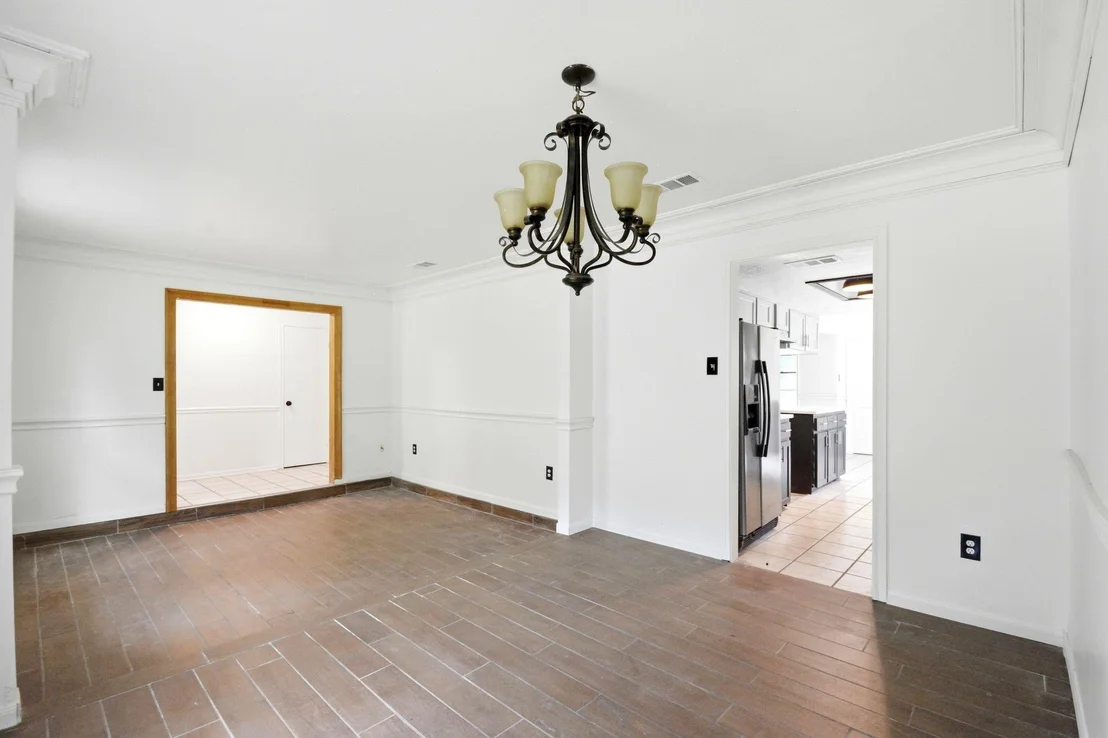 Photo of 18813 Woodridge Drive