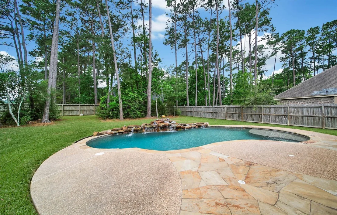 Photo of 40503 Manor Drive