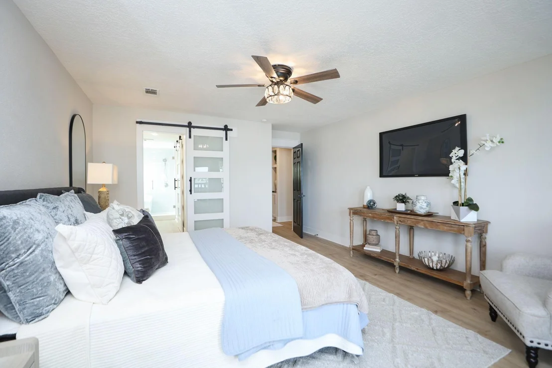 Photo of 848 Lake View Drive