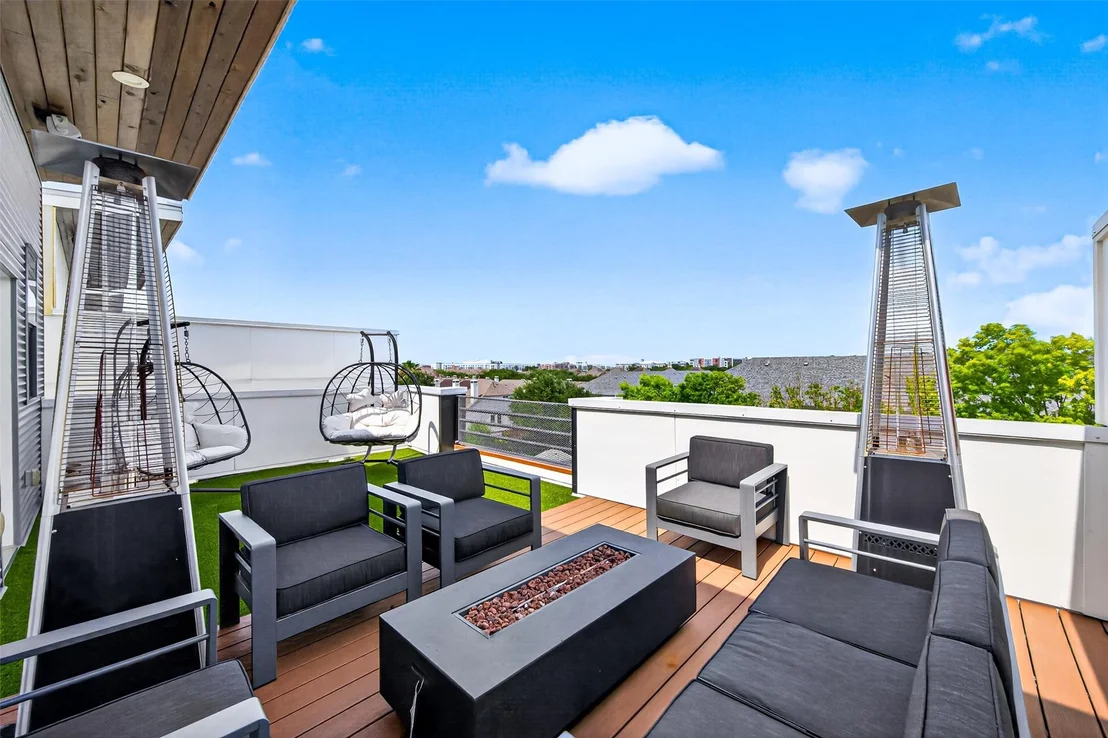 Photo of 607 Memorial Heights Drive