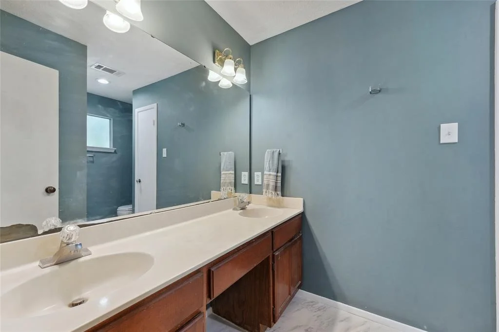 Photo of 21502 Castlemont Lane