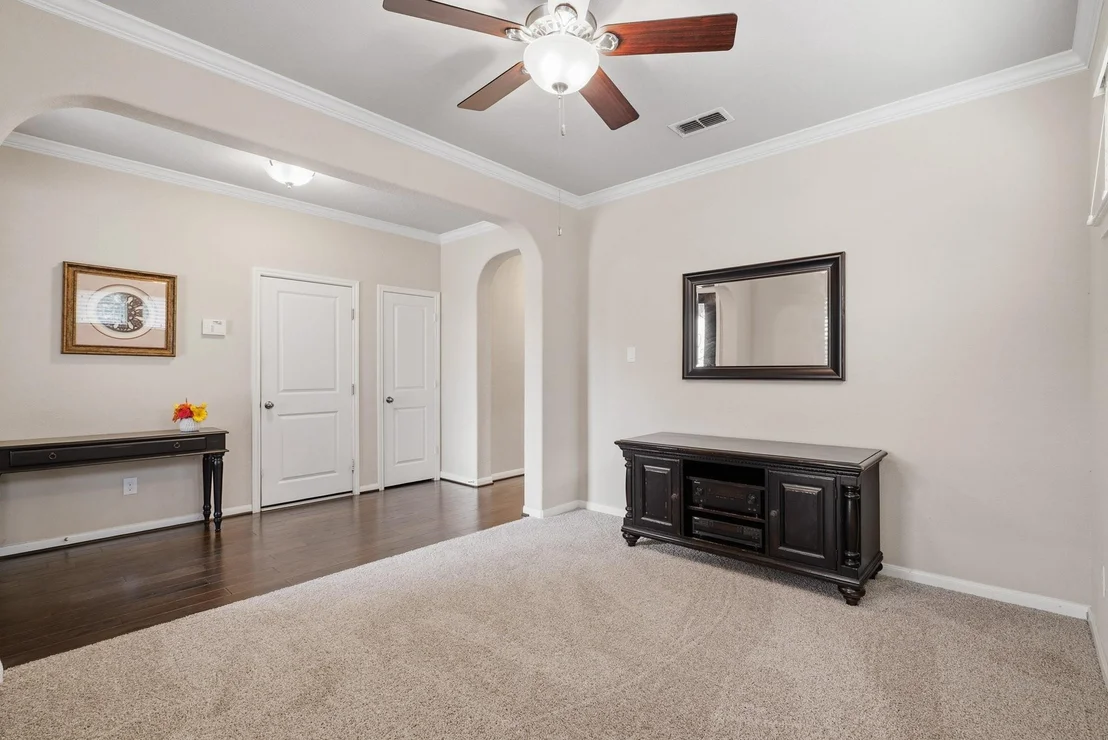 Photo of 6322 Wolf Run Drive