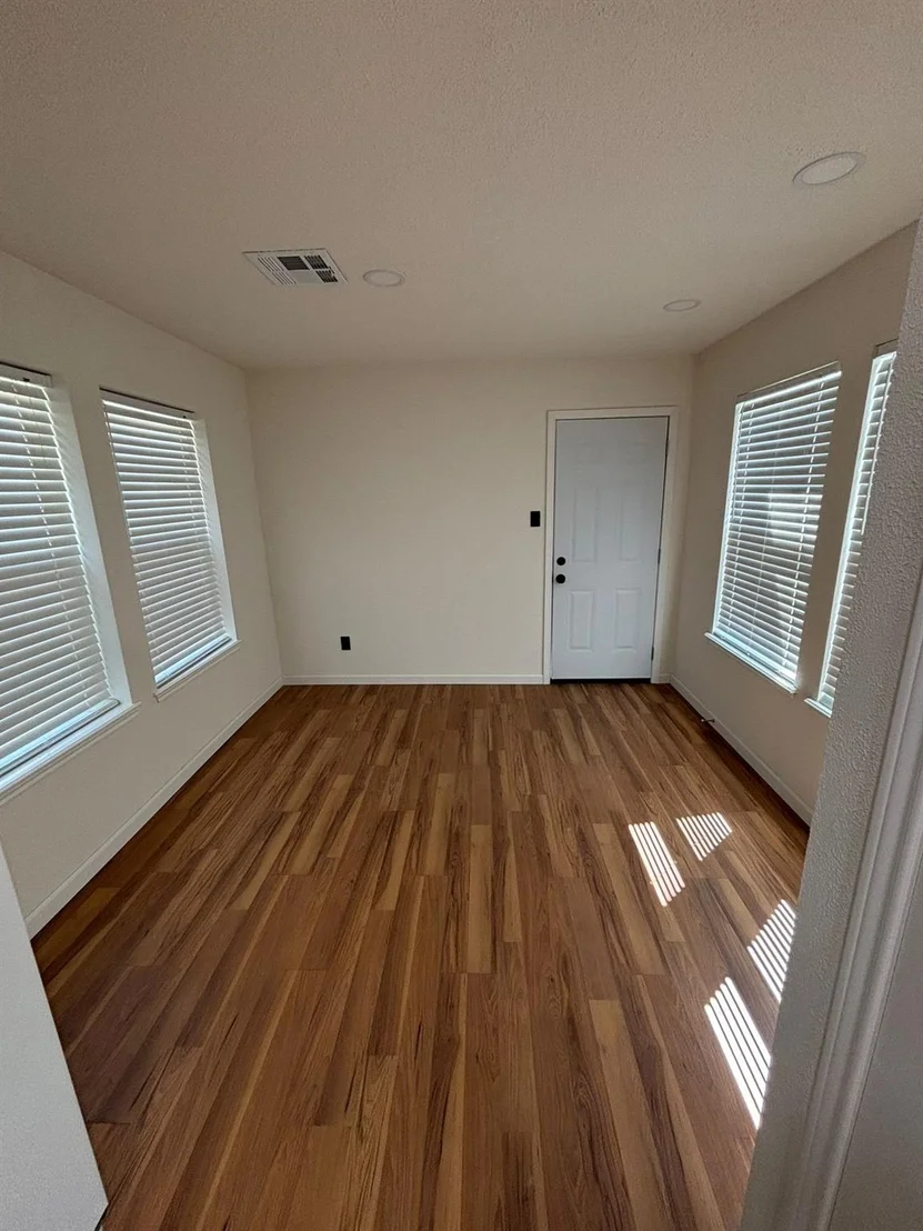 Photo of 1018 White Sands Road