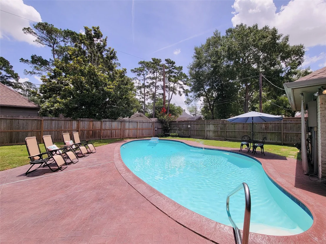 Photo of 6235 Rolling Water Drive