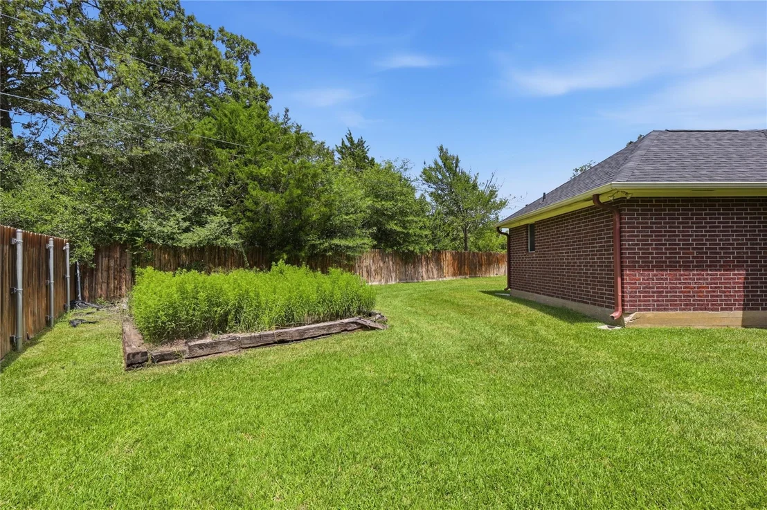 Photo of 6204 London Circle