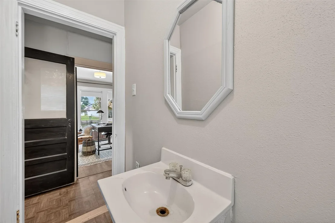 Photo of 5223 Clay Street