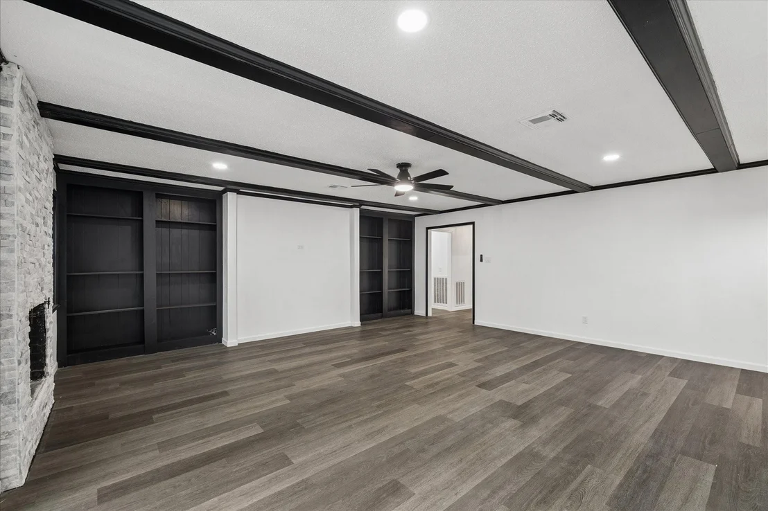 Photo of 210 Weeping Oak Lane